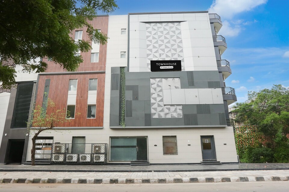 Cosy Stays at Rohini Sector 18, New Delhi