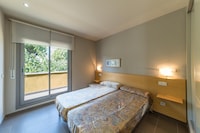 Haus mit großem Garten und privatem Pool
