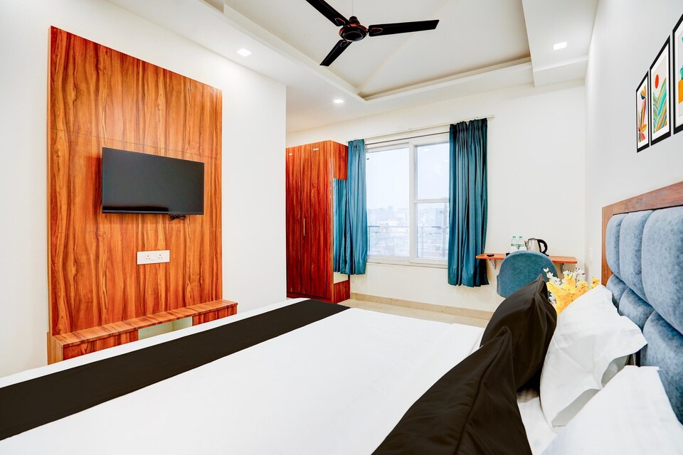 Mordern Stays at Sector 93 Noida Expressway, Noida