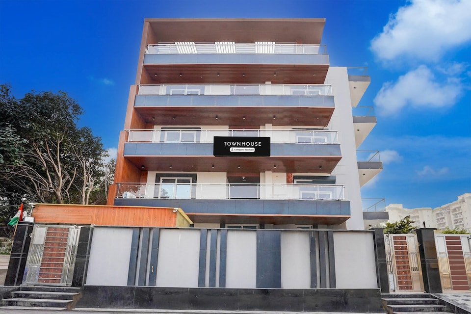 Mordern Stays at Sector 93 Noida Expressway, Noida