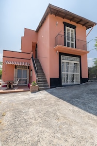 Villa in Francofonte met Zwembad & Vulkanzicht