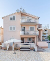 Appartement met 2 slaapkamers in Vodice