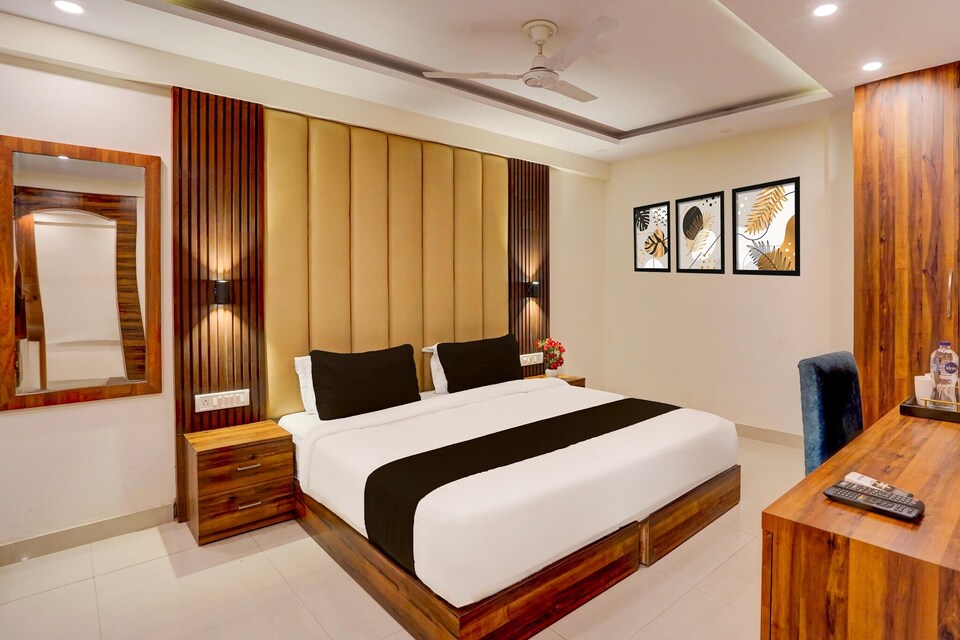 Townhouse Oak Clock Tower, Dehradun