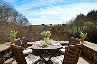 Holiday Home in Mid Wales with Countryside Views