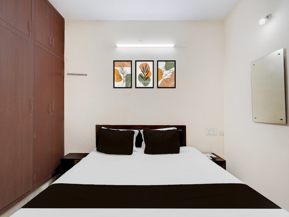 Super Townhouse Pallikarani, Chennai