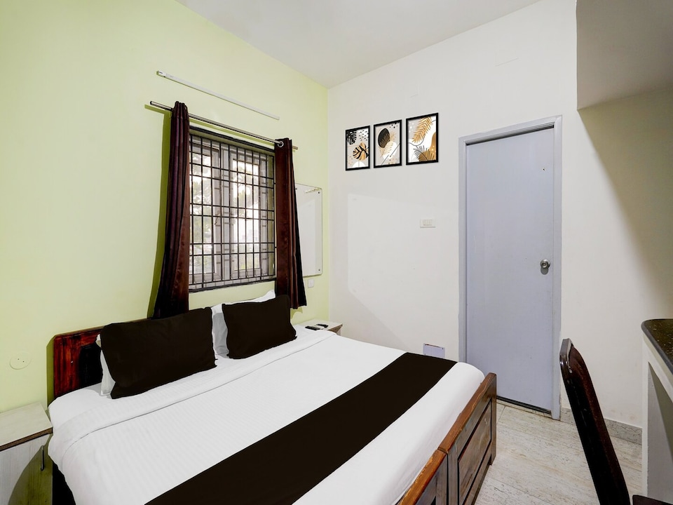 Super Townhouse Pallikarani, Chennai