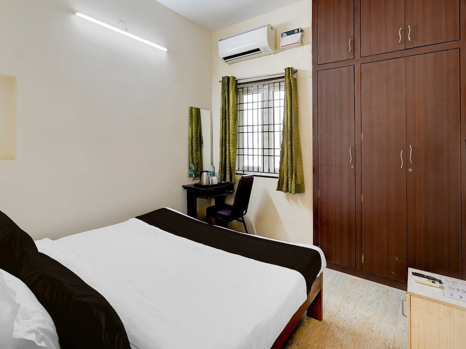 Super Townhouse Pallikarani, Chennai
