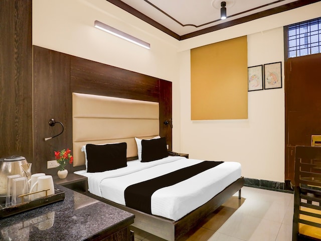 Super Townhouse Sushant Lok Phase 1 Formerly Hotel Neven
