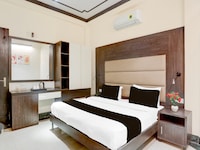 Super Townhouse Sushant Lok Phase 1 Formerly Hotel Neven