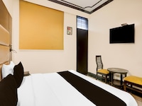 Super Townhouse Sushant Lok Phase 1 Formerly Hotel Neven