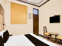 Super Townhouse Sushant Lok Phase 1 Formerly Hotel Neven