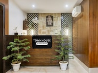Super Townhouse Sushant Lok Phase 1 Formerly Hotel Neven