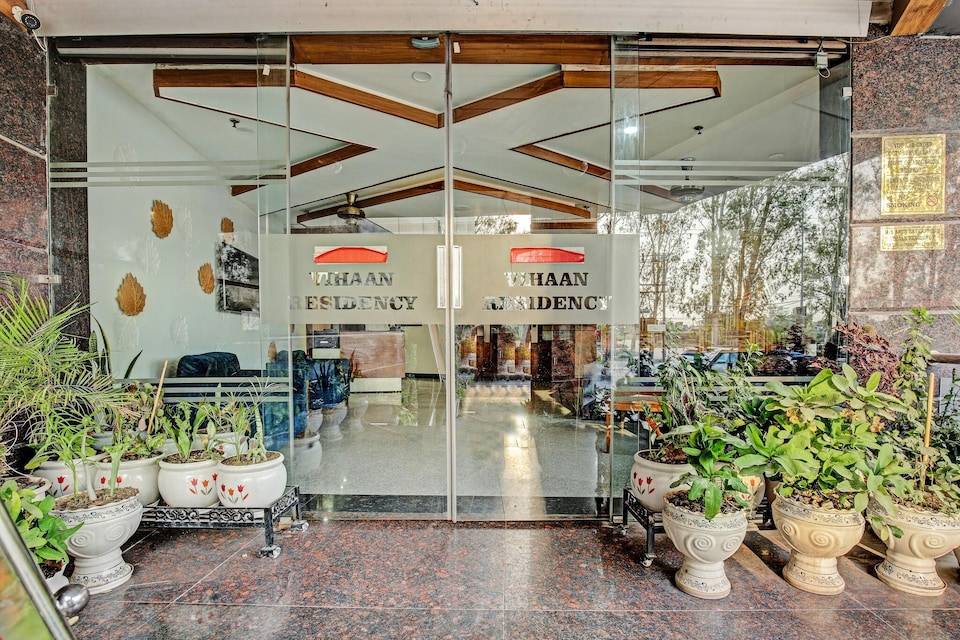 Deluxe Hotel Vihaan Residency, Zirakpur