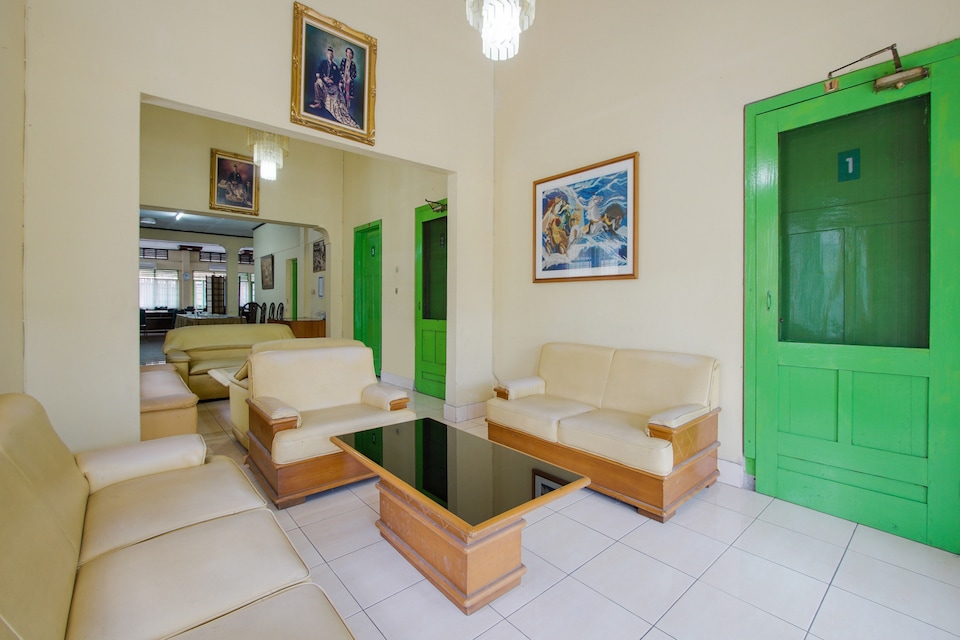 OYO 3322 Wisma Madukismo Pt Madubaru, Godean, Yogyakarta