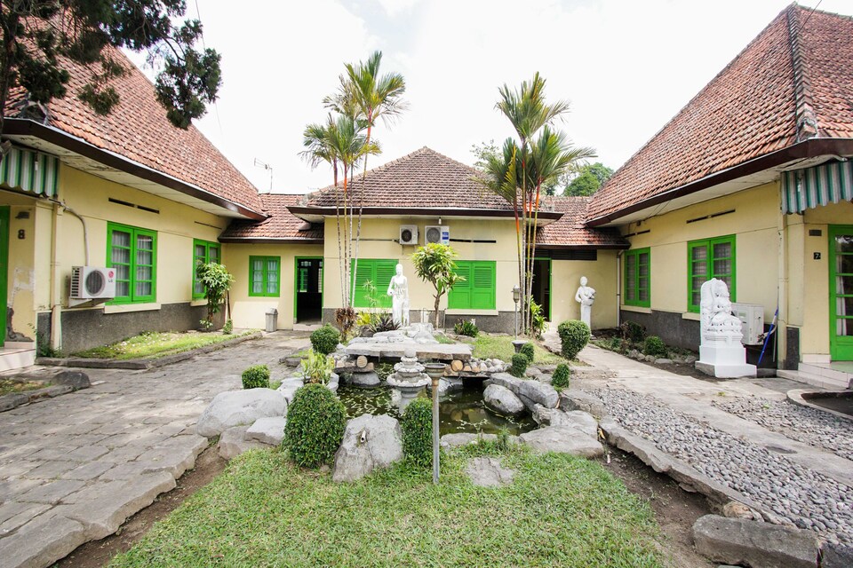 OYO 3322 Wisma Madukismo Pt Madubaru, Godean, Yogyakarta