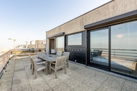 Penthouse am Meer mit Dachterrassenblick