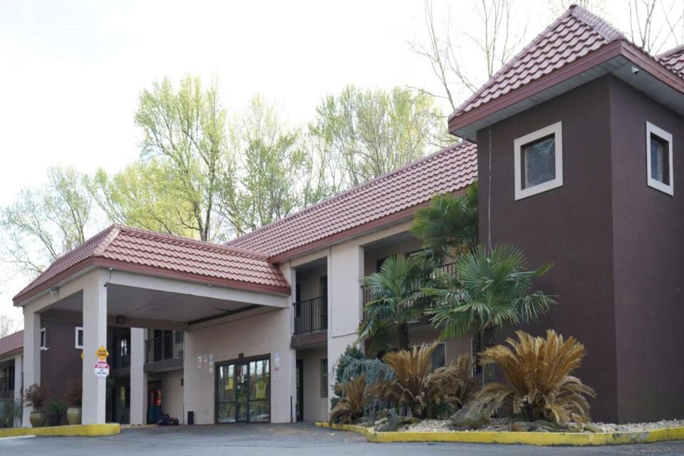 Cozy ADA King Bed|Free Wifi&Parking, Atlanta