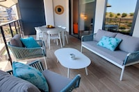 Piso en Villajoyosa con Vistas al Mar y Piscina