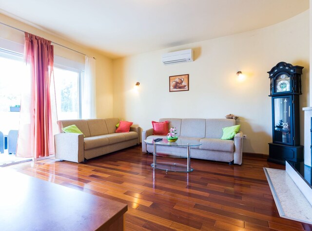 Standard Two Bedroom Apartment with Terrace (owner Orange)