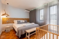 Spacious apartment with balcony in Porto
