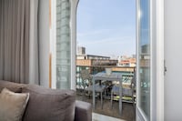 Spacious apartment with balcony in Porto