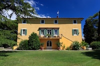 Villa met 10 slaapkamers in Lucca met zwembad