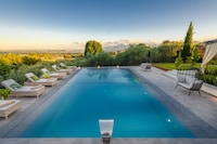 Villa di lusso con 7 camere da letto e piscina