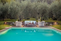 Villa a Camaiore con piscina e vista Toscana