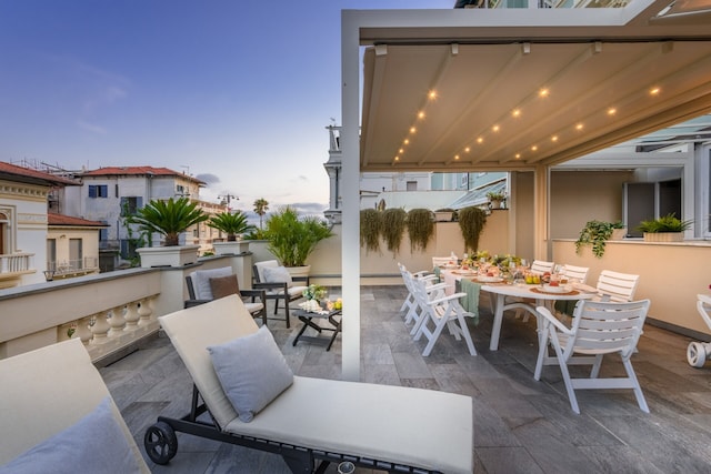 Wohnung in Italien mit großer Meerblickterrasse