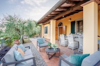 Villa bei Lucca mit Weinbergblick