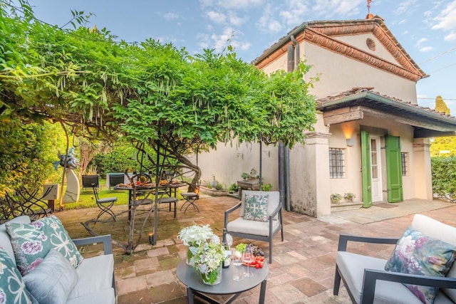 Farmhouse in Lucca with Jacuzzi Garden