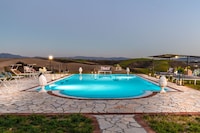 Villa in Tuscany with Panoramic Views and Pool
