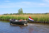 Villa aan het IJsselmeer met eigen steiger