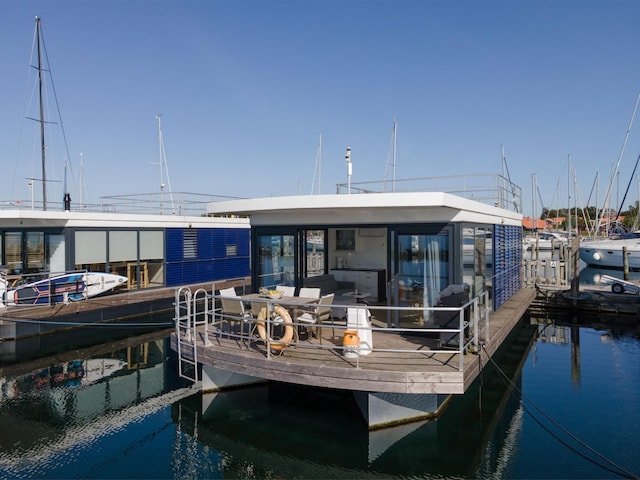 Woonboot in Barth op de Barther Bodden