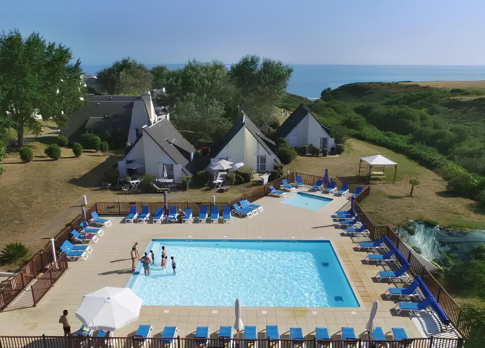 Verblijf op Belle-Île bij een afgelegen baai, Le Palais
