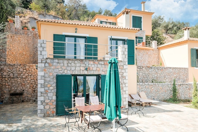 Villa aan de Arcadische kust bij strand