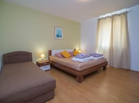 Apartments Bonic - Two Bedroom Apartment with Balcony