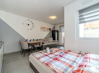 Apartments Robi & Kristina - Studio Apartment with Terrace S2