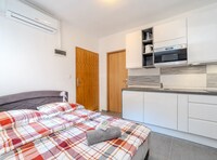 Apartments Robi & Kristina - Studio Apartment with Terrace S2