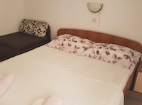 Apartments Danijela & Vlado - Two Bedroom Apartment with Balcony and Garden View