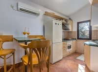 Apartment Villa Mirna - Three Bedroom Apartment with Balcony and Sea View