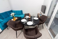 Modern Apartments with Private Balcony - Deluxe One Bedroom Apartment