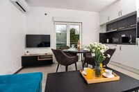 Modern Apartments with Private Balcony - Deluxe One Bedroom Apartment
