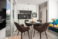 Modern Apartments with Private Balcony - Deluxe One Bedroom Apartment