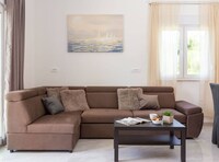 Contemporary Apartment with Terrace and Spacious Garden - Two Bedroom Apartment with Terrace