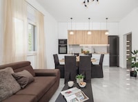 Contemporary Apartment with Terrace and Spacious Garden - Two Bedroom Apartment with Terrace