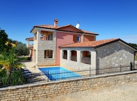 Tolle Villa mit Balkon