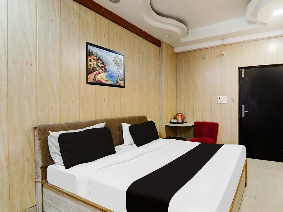 Classic Seven Seas, Lucknow