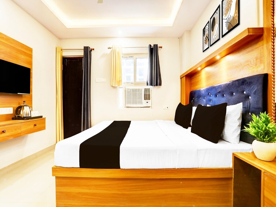Classic Hotel Holiday Grand, Danapur