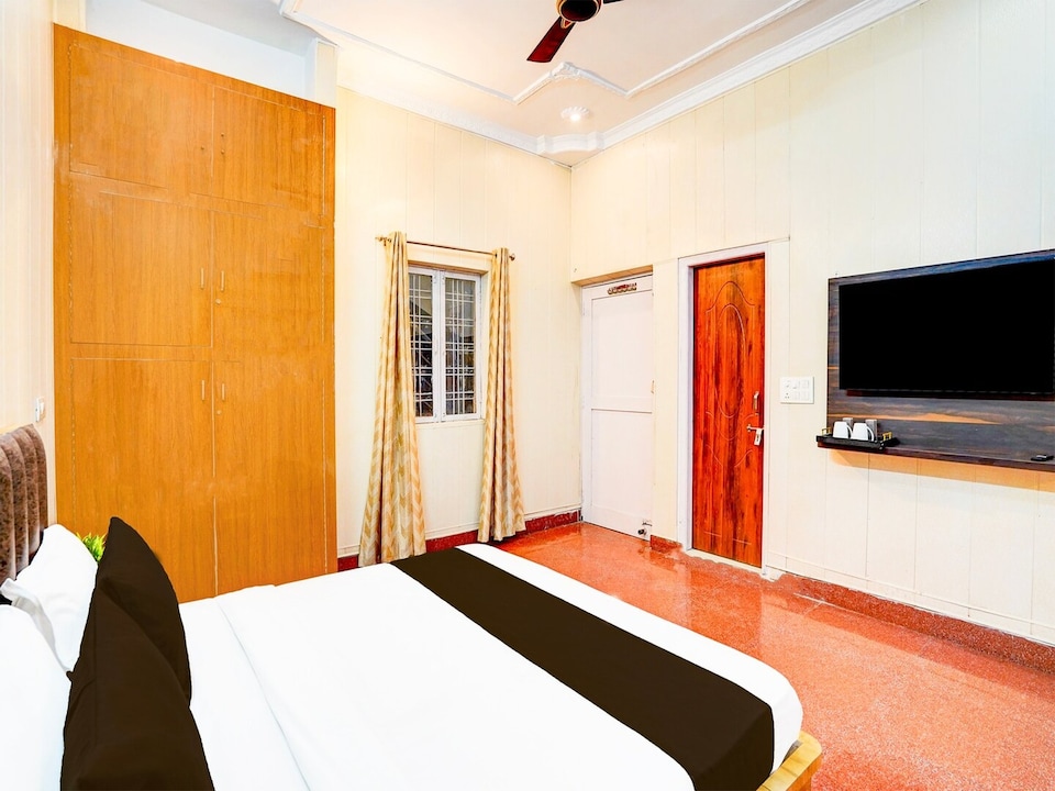 Classic Hotel White Retreat INN, Sudhowala